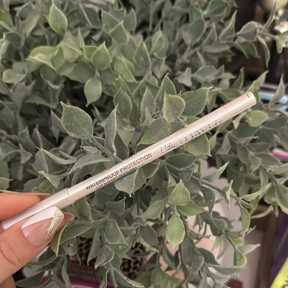 Davis Waterproof Pearl Lip & Eyeliner Pencil